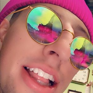 Meet your Posher, Alex